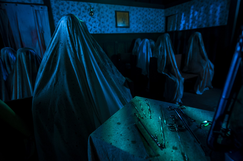 Illustration for article titled How Halloween Horror Nights Makes America's Scariest Haunted Houses
